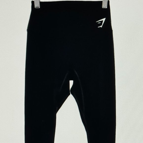 Gymshark Pants - GYMSHARK  Black Training Cropped Leggings New with Tags